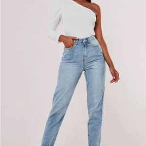 Missguided High waisted Mom Jeans Light blue Size 4
